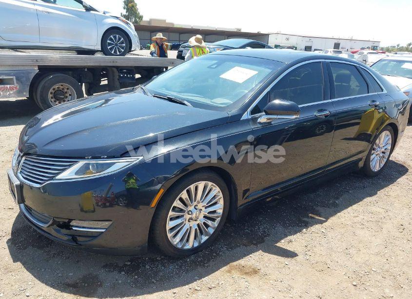 Photo 2 of 2014 Lincoln Mkz (VIN 3LN6L2JK1ER821351)