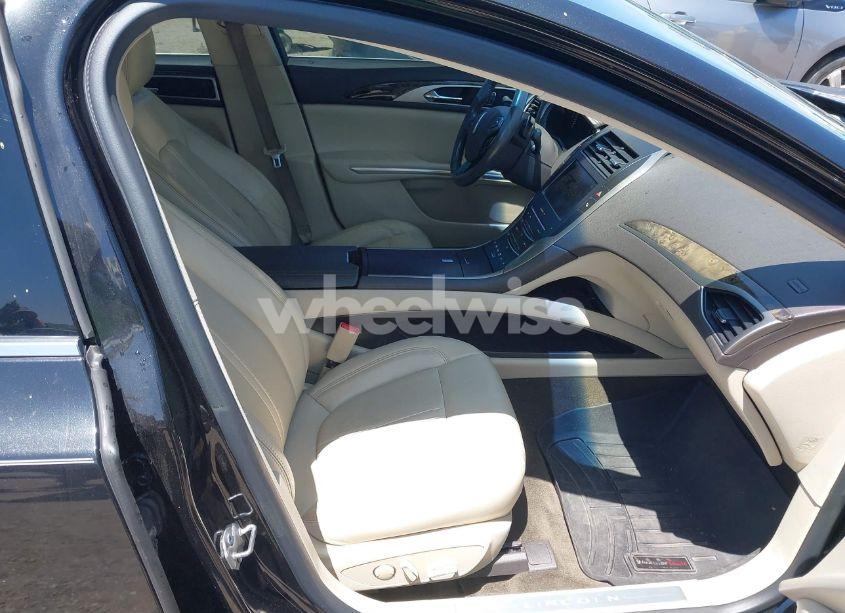 Photo 5 of 2014 Lincoln Mkz (VIN 3LN6L2JK1ER821351)