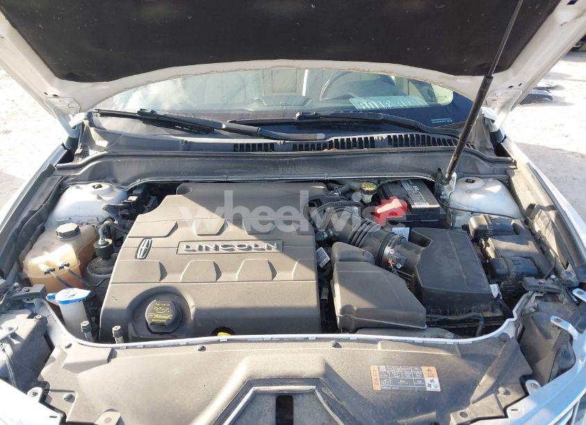 Photo 10 of 2014 Lincoln Mkz (VIN 3LN6L2JK2ER810679)