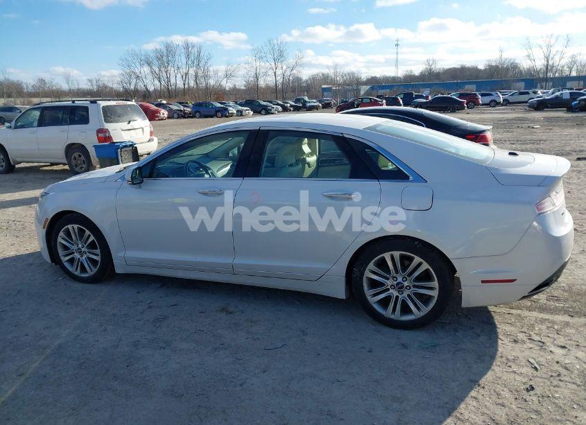Photo 14 of 2014 Lincoln Mkz (VIN 3LN6L2JK2ER810679)