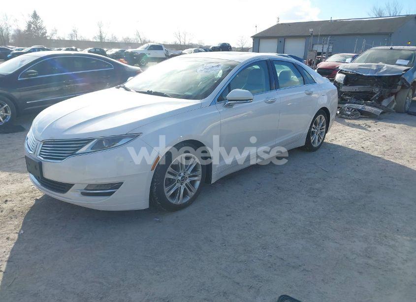 Photo 2 of 2014 Lincoln Mkz (VIN 3LN6L2JK2ER810679)