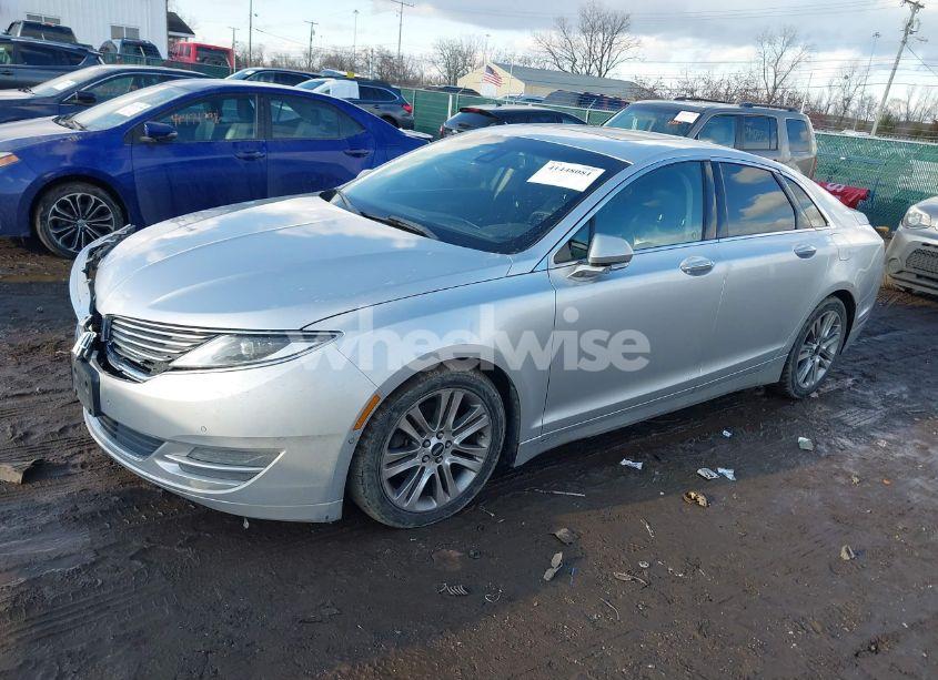 Photo 2 of 2013 Lincoln Mkz (VIN 3LN6L2JK4DR806860)
