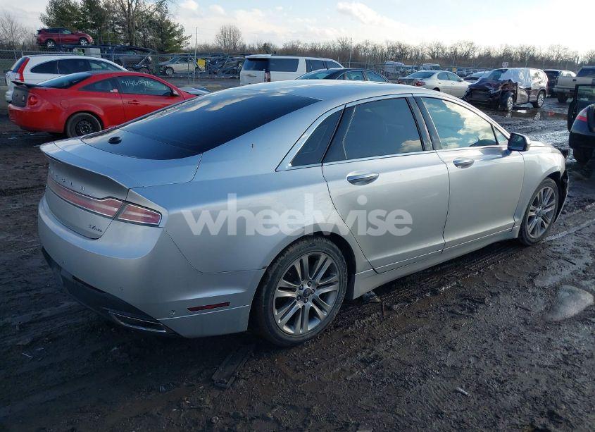 Photo 4 of 2013 Lincoln Mkz (VIN 3LN6L2JK4DR806860)