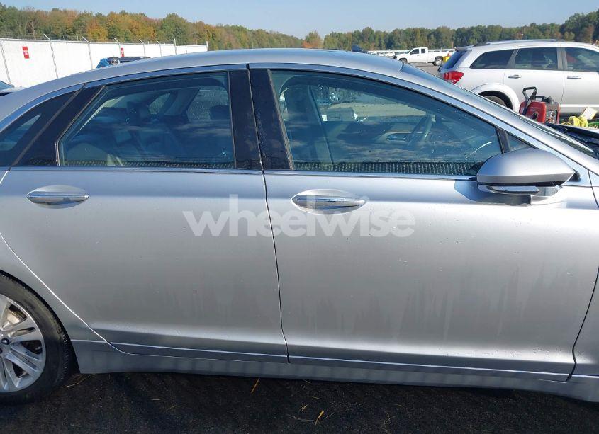 Photo 14 of 2013 Lincoln Mkz (VIN 3LN6L2JK6DR801918)