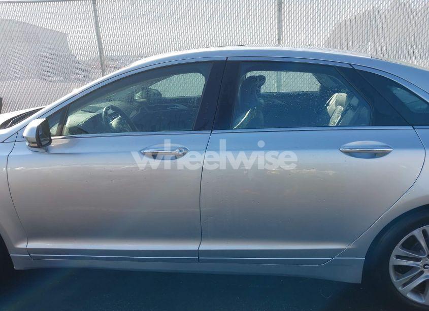 Photo 15 of 2013 Lincoln Mkz (VIN 3LN6L2JK6DR801918)