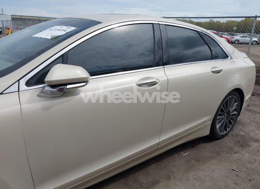 Photo 15 of 2014 Lincoln Mkz (VIN 3LN6L2JK7ER821385)