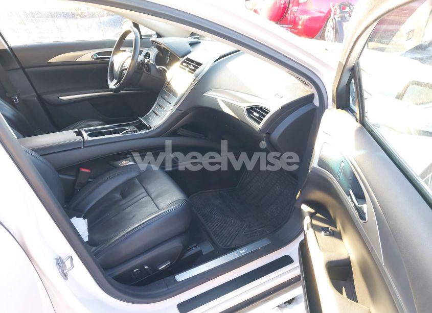 Photo 5 of 2014 Lincoln Mkz (VIN 3LN6L2JK8ER829057)