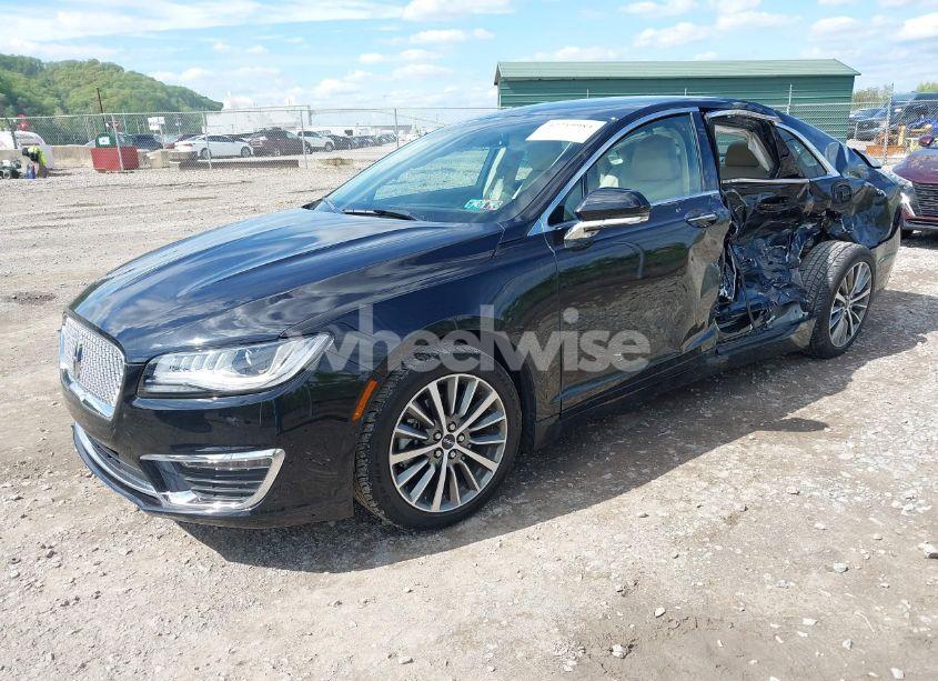 Photo 2 of 2019 Lincoln Mkz STANDARD (VIN 3LN6L5B92KR604125)