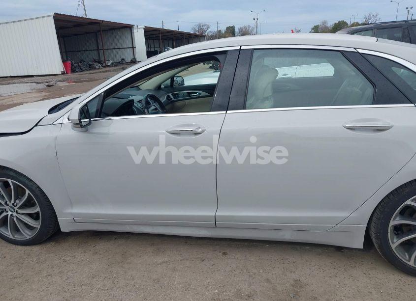 Photo 14 of 2019 Lincoln Mkz RESERVE I (VIN 3LN6L5C98KR630775)