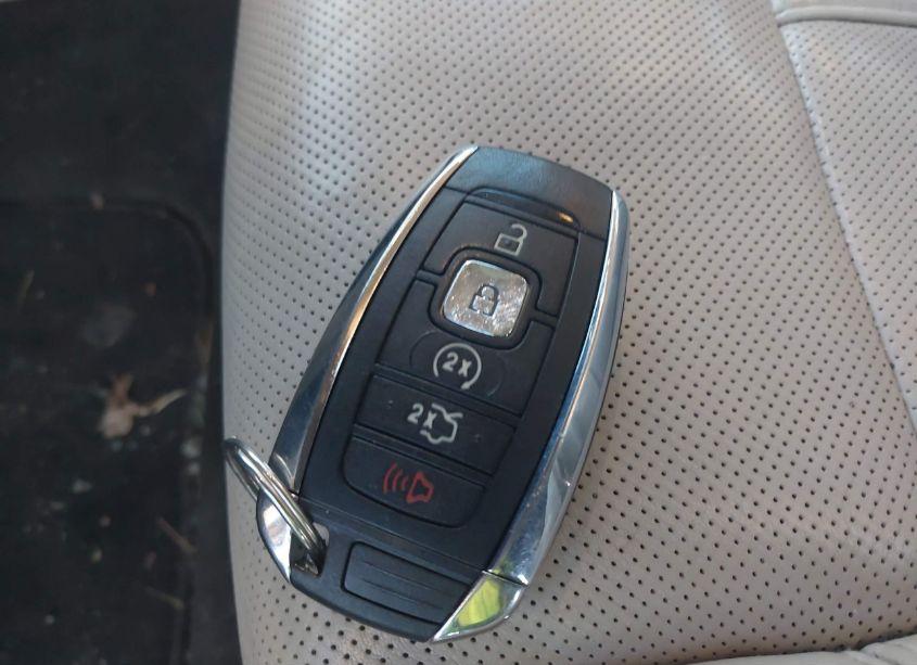 Photo 10 of 2019 Lincoln Mkz RESERVE II (VIN 3LN6L5F92KR601462)