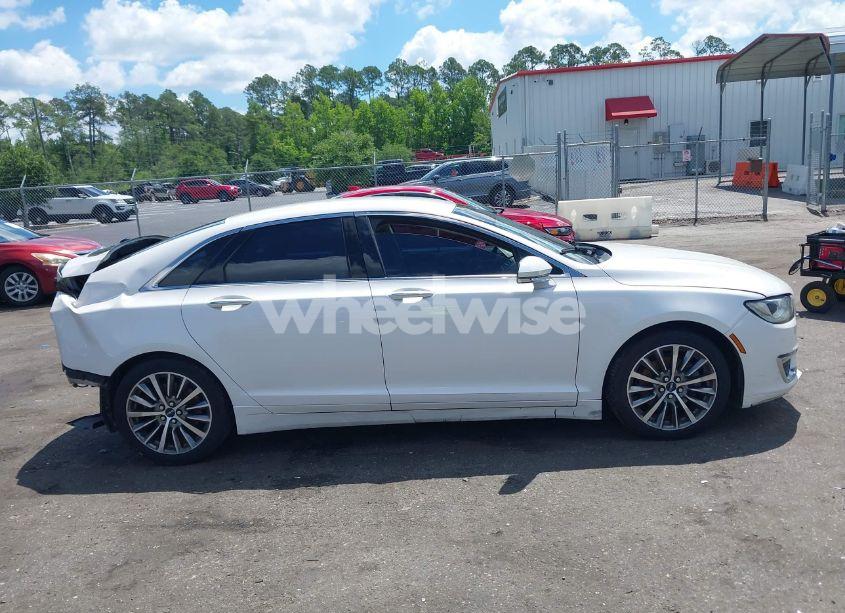 Photo 13 of 2017 Lincoln Mkz HYBRID SELECT (VIN 3LN6L5LUXHR600982)