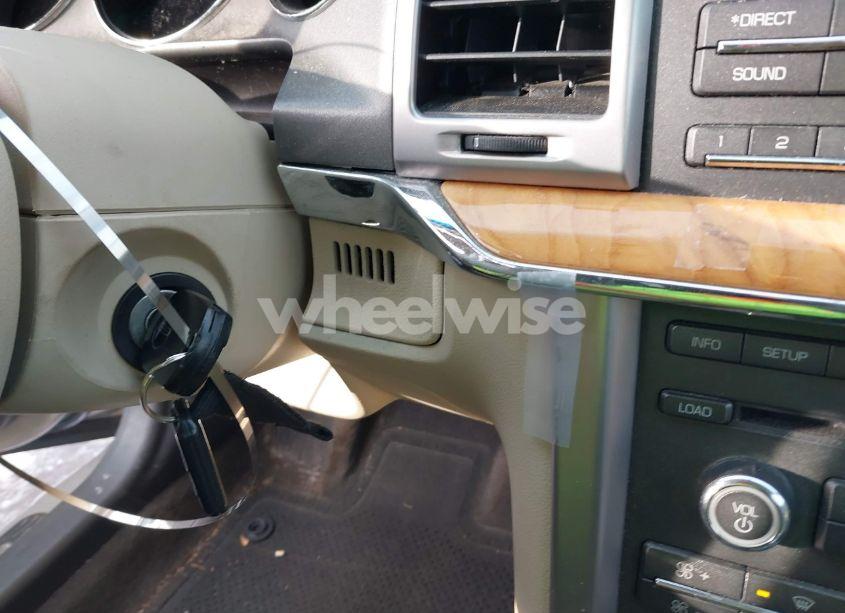 Photo 11 of 2010 Lincoln Mkz N/A (VIN 3LNHL2GC0AR643306)