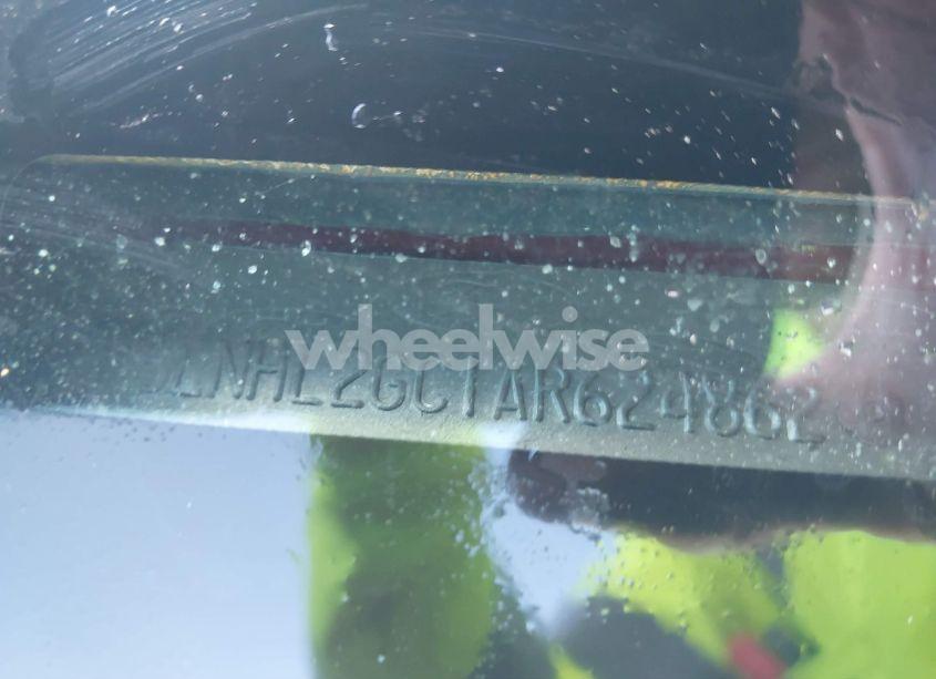 Photo 9 of 2010 Lincoln Mkz N/A (VIN 3LNHL2GC1AR624862)