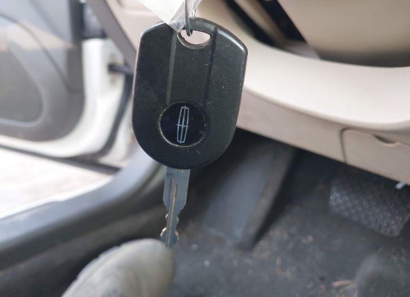 Photo 11 of 2012 Lincoln Mkz (VIN 3LNHL2GC1CR818147)