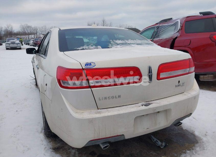 Photo 3 of 2012 Lincoln Mkz (VIN 3LNHL2GC2CR819582)