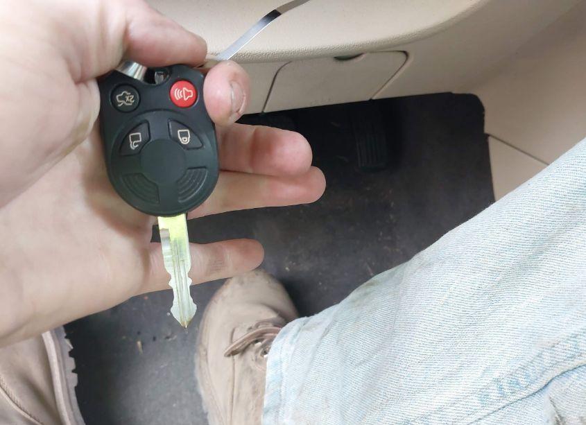 Photo 11 of 2010 Lincoln Mkz (VIN 3LNHL2GC5AR638313)