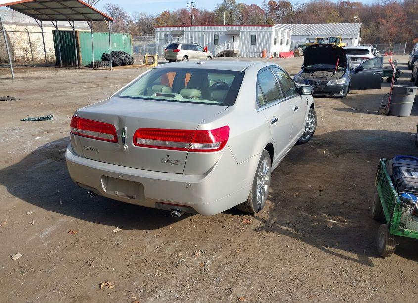 Photo 4 of 2010 Lincoln Mkz (VIN 3LNHL2GC5AR638313)