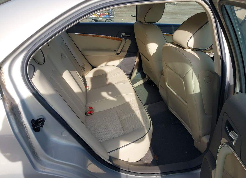 Photo 8 of 2010 Lincoln Mkz (VIN 3LNHL2GC5AR638313)