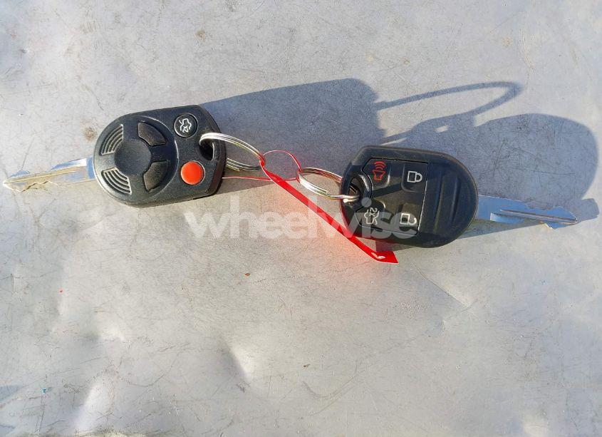 Photo 11 of 2010 Lincoln Mkz N/A (VIN 3LNHL2GC6AR631872)