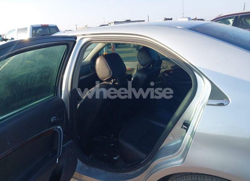 Photo 8 of 2012 Lincoln Mkz (VIN 3LNHL2GC6CR810674)