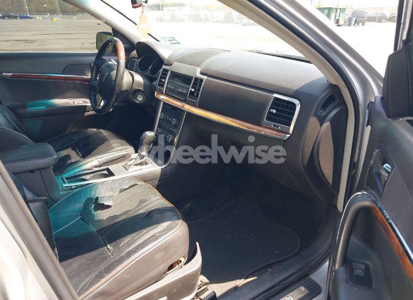 Photo 5 of 2010 Lincoln Mkz N/A (VIN 3LNHL2GC7AR657364)