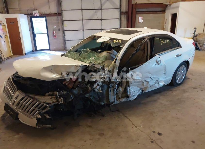 Photo 2 of 2012 Lincoln Mkz (VIN 3LNHL2GC7CR828116)