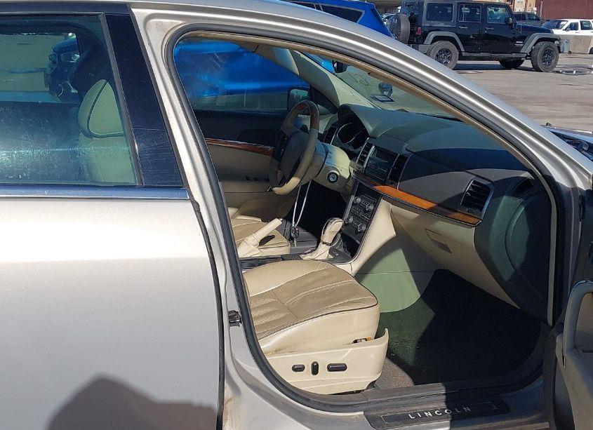 Photo 5 of 2010 Lincoln Mkz N/A (VIN 3LNHL2GC8AR616922)
