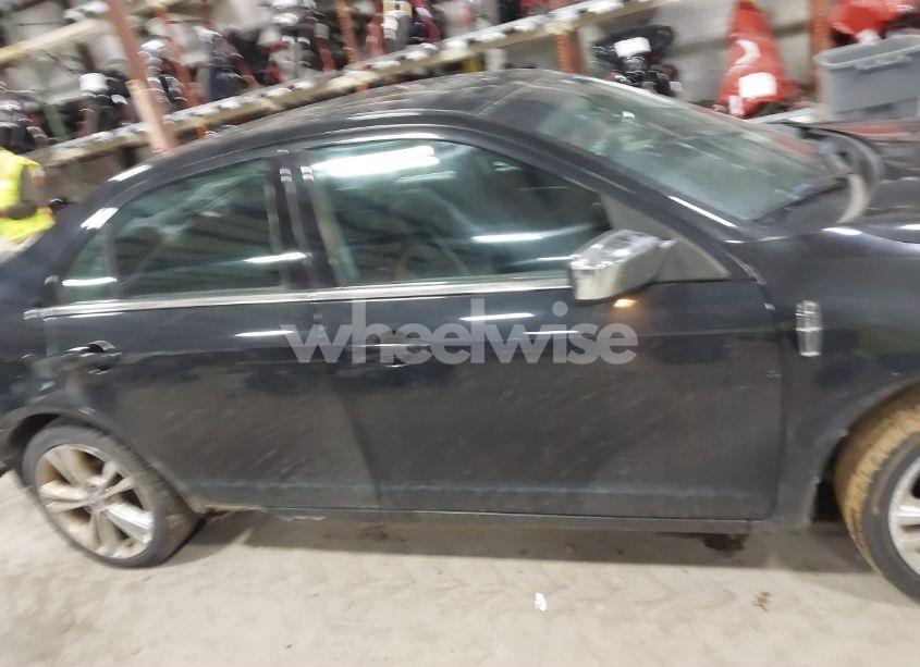 Photo 13 of 2010 Lincoln Mkz N/A (VIN 3LNHL2JC1AR605561)