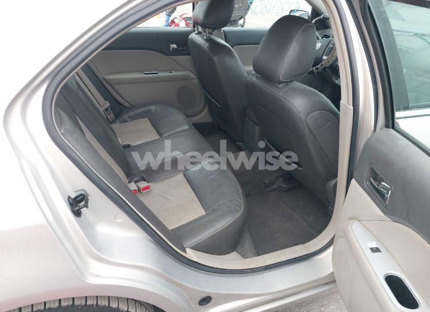 Photo 8 of 2010 Mercury Milan PREMIER (VIN 3MEHM0CG0AR620394)