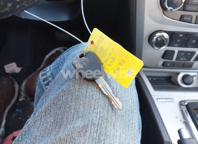 Photo 11 of 2010 Mercury Milan (VIN 3MEHM0HA3AR635945)