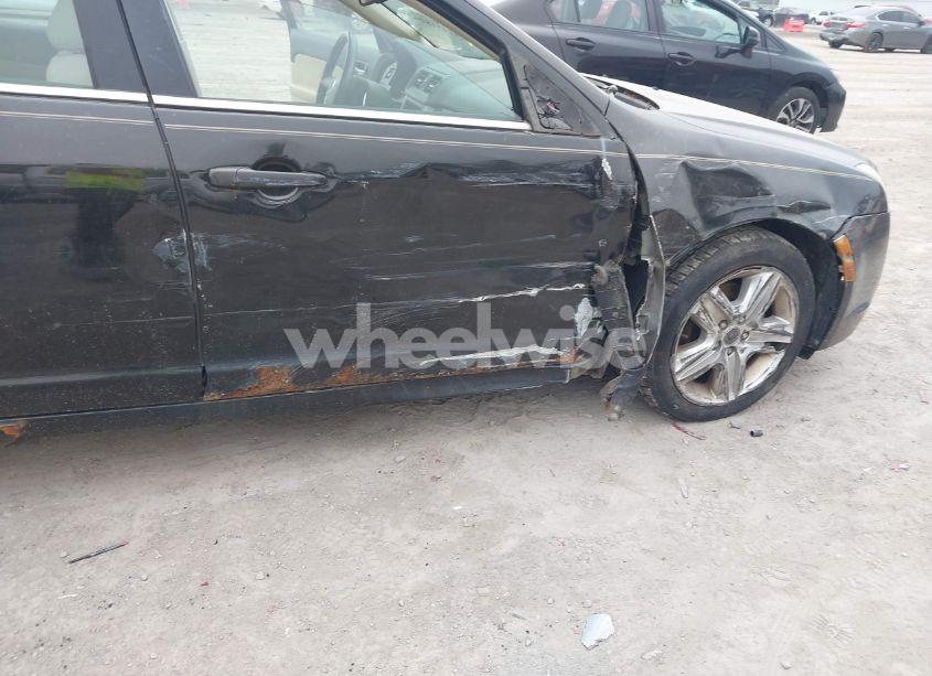 Photo 6 of 2011 Mercury Milan N/A (VIN 3MEHM0HA4BR600087)