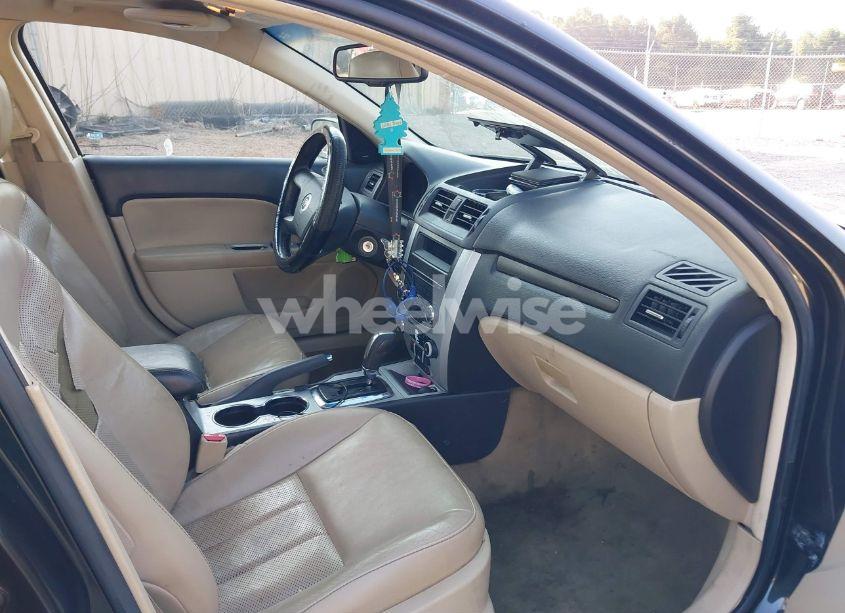 Photo 5 of 2010 Mercury Milan PREMIER (VIN 3MEHM0JG7AR605197)