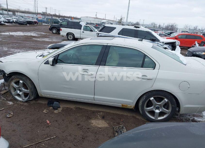 Photo 13 of 2010 Mercury Milan PREMIER (VIN 3MEHM0JGXAR657665)