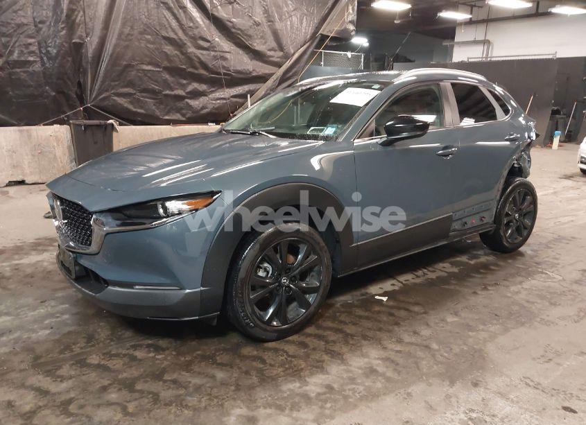 Photo 2 of 2022 Mazda Cx-30 CARBON EDITION (VIN 3MVDMBCLXNM439247)