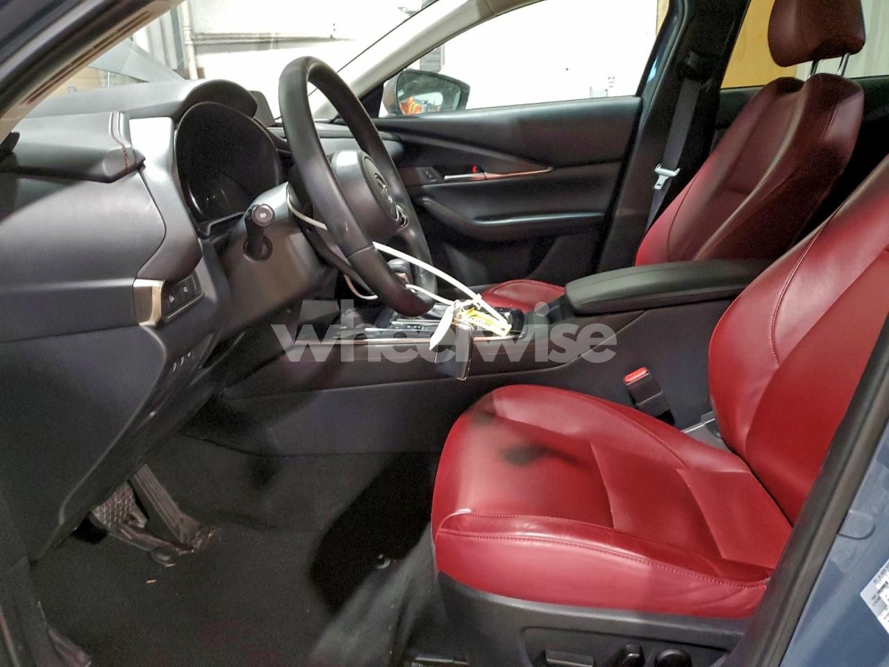 Photo 7 of 2025 MAZDA CX-30 CARBON EDITION (VIN 3MVDMBCM1SM790889)