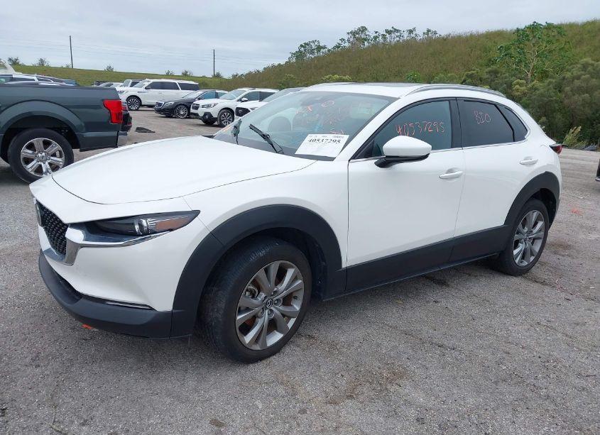 Photo 2 of 2022 Mazda Cx-30 PREMIUM (VIN 3MVDMBDL0NM447985)