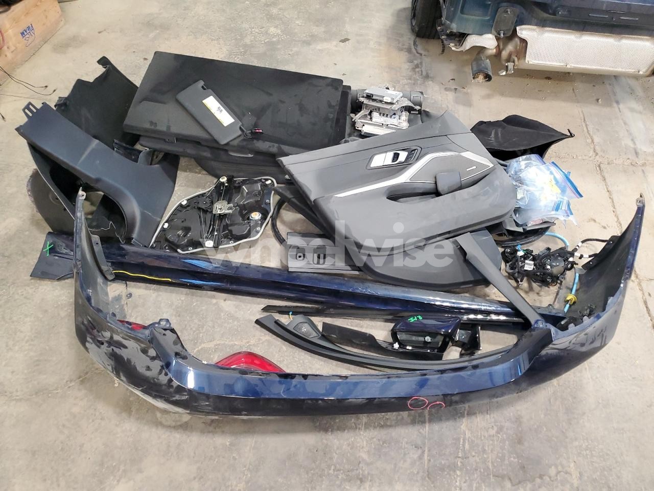 Photo 12 of 2024 BMW 330XE (VIN 3MW39FS04R8E60667)