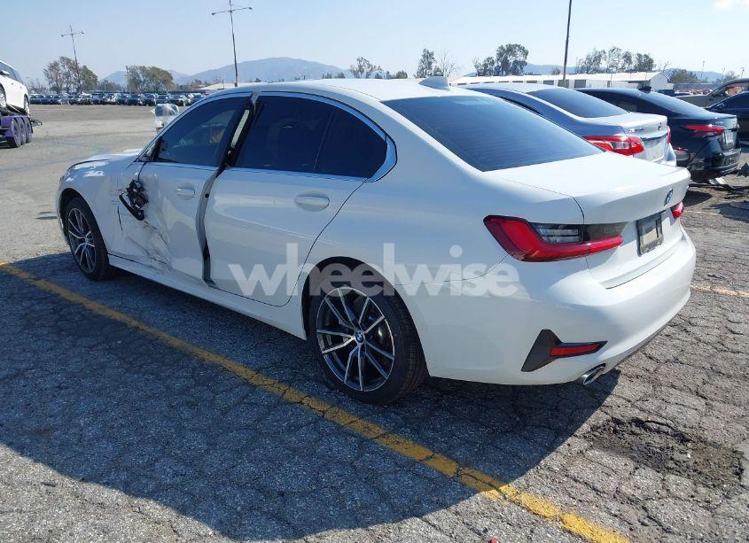 Photo 3 of 2020 Bmw 330i (VIN 3MW5R1J02L8B07946)