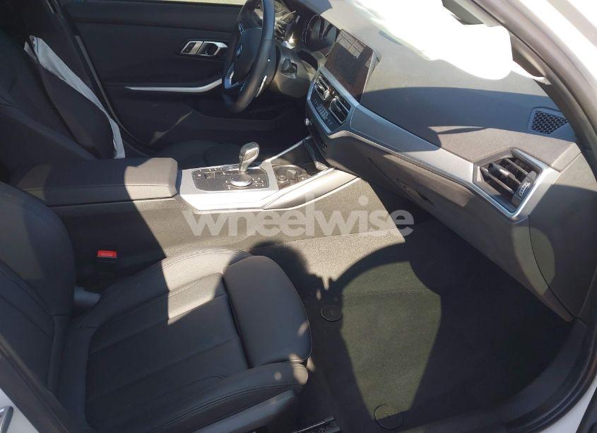 Photo 5 of 2020 Bmw 330i (VIN 3MW5R1J02L8B07946)