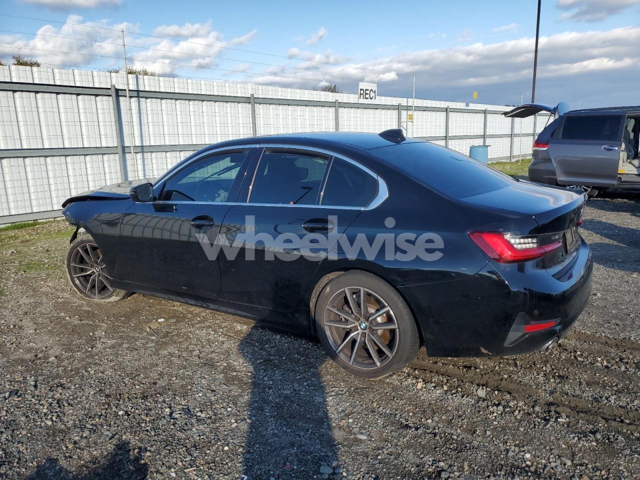 Photo 2 of 2021 BMW 330I (VIN 3MW5R1J07M8B94308)
