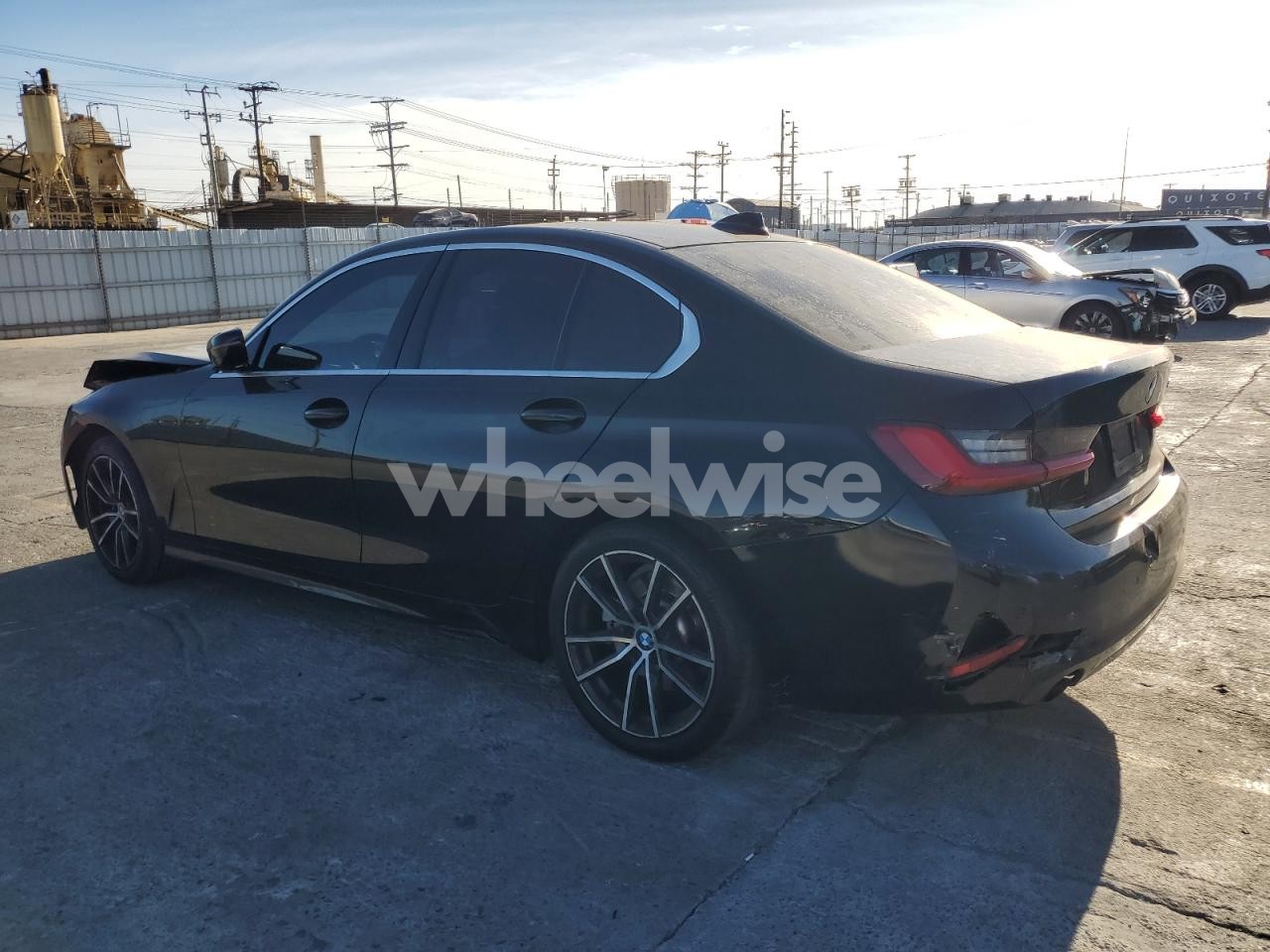 Photo 2 of 2020 BMW 330I (VIN 3MW5R1J09L8B19317)