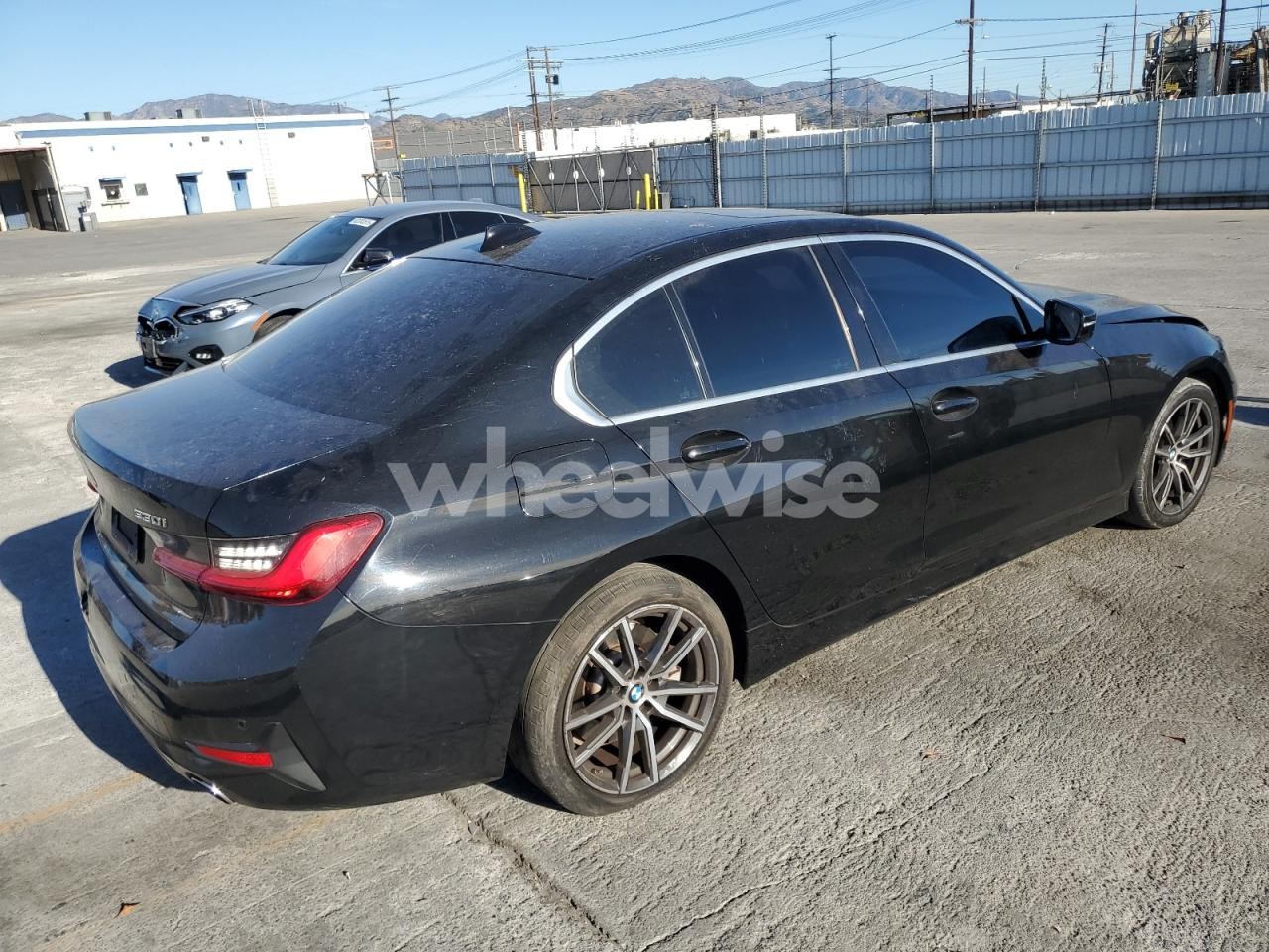 Photo 3 of 2020 BMW 330I (VIN 3MW5R1J09L8B19317)