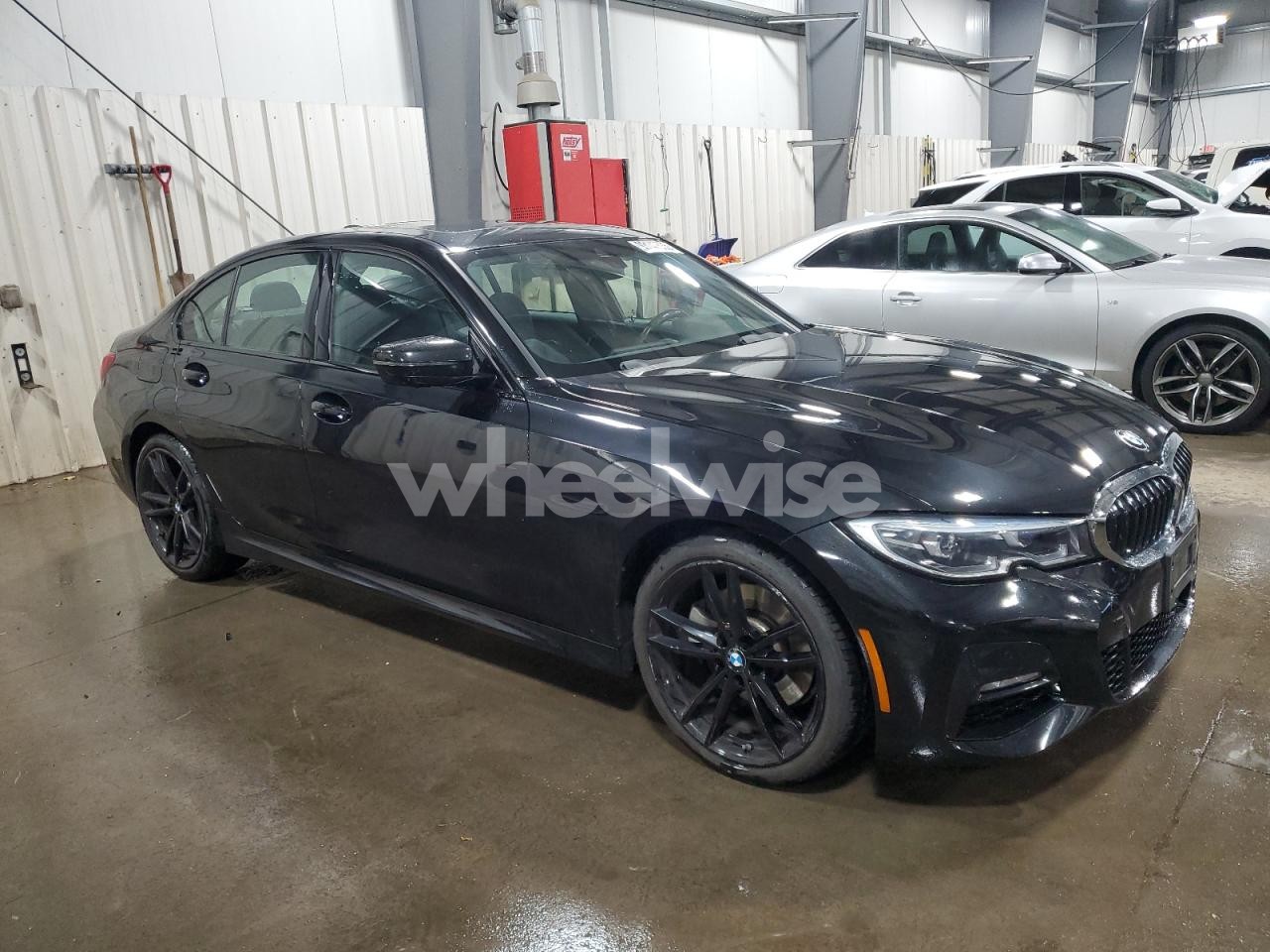 Photo 4 of 2020 BMW 330XI (VIN 3MW5R7J03L8B44829)