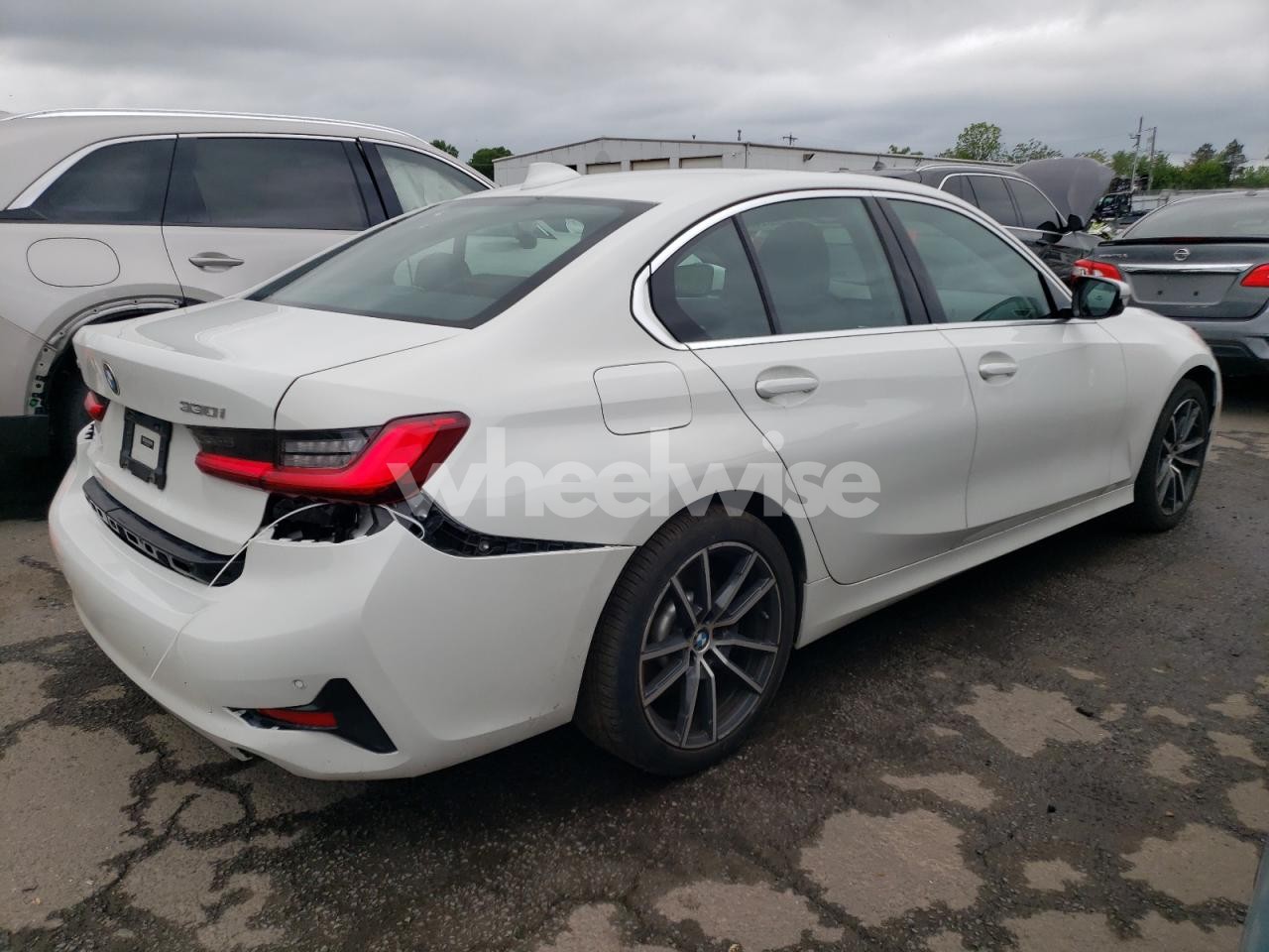 Photo 3 of 2021 BMW 330XI (VIN 3MW5R7J09M8B66030)