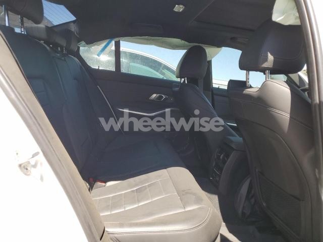 Photo 2 of 2020 BMW M340I (VIN 3MW5U7J04L8B44952)