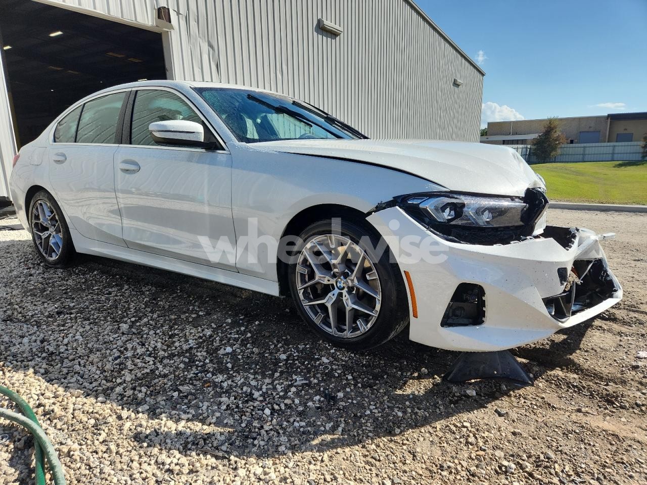 Photo 4 of 2025 BMW 330I (VIN 3MW69CW01S8F02000)