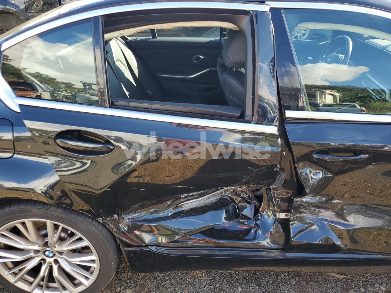 Photo 10 of 2024 BMW 330I (VIN 3MW69FF04R8E40023)