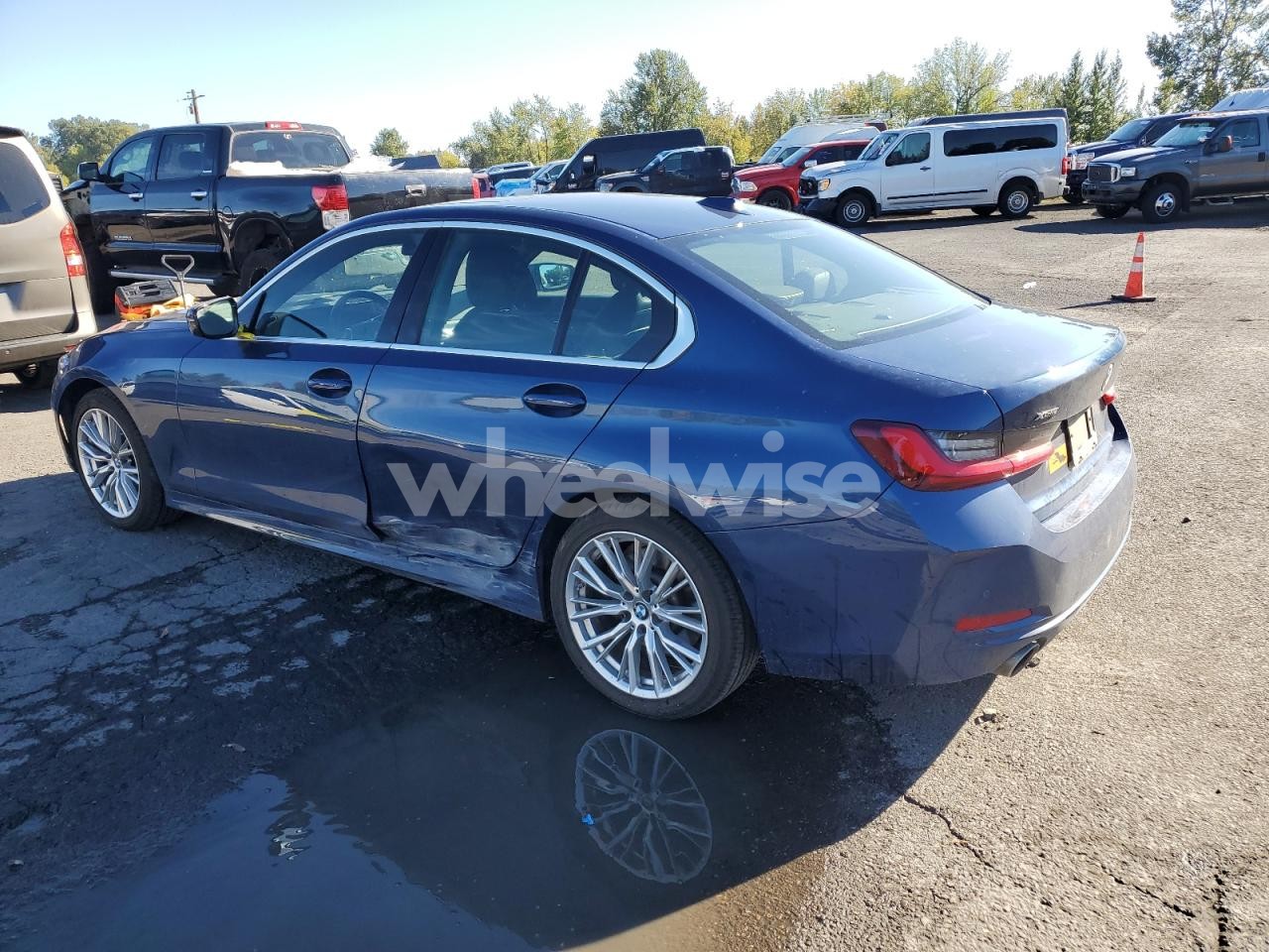 Photo 2 of 2023 BMW 330XI (VIN 3MW89FF02P8D01966)