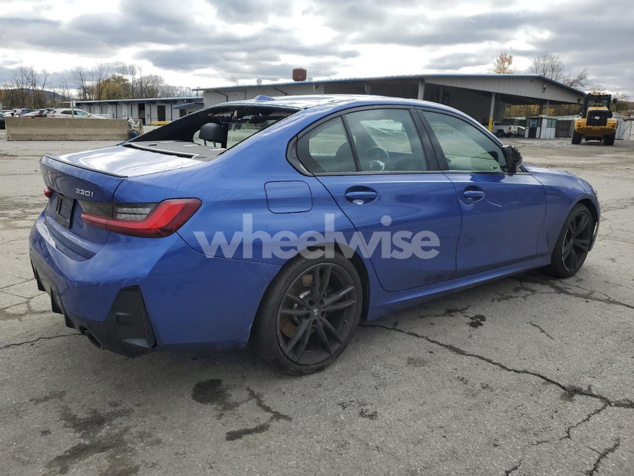 Photo 3 of 2024 BMW 330XI (VIN 3MW89FF07R8E69783)