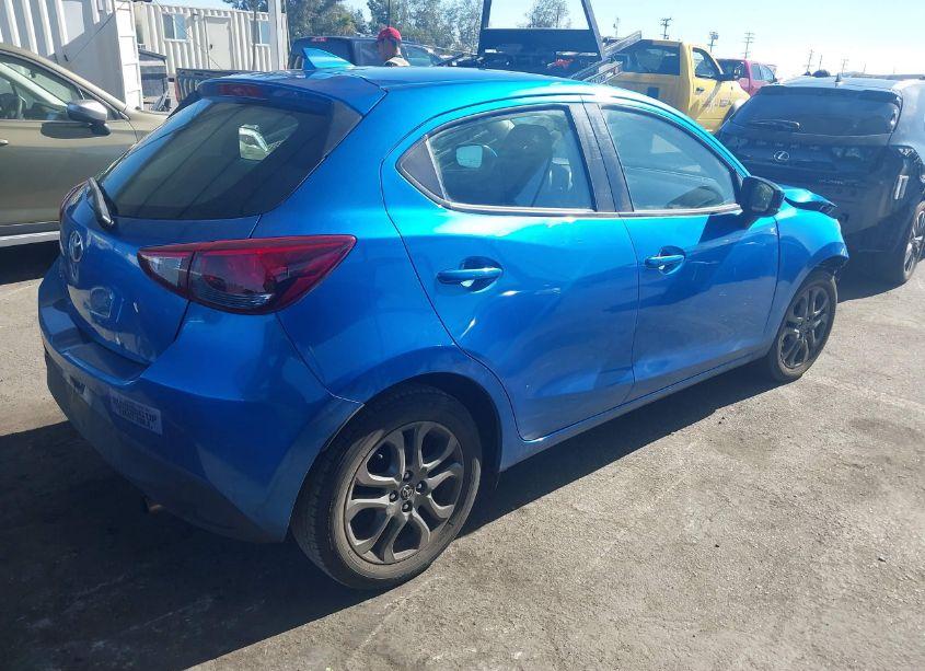 Photo 4 of 2020 Toyota Yaris LE (VIN 3MYDLBJV0LY702197)